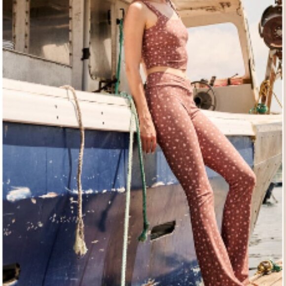 Altar'd State Brown All Set Floral Flare Leggings NEW - Picture 1 of 5